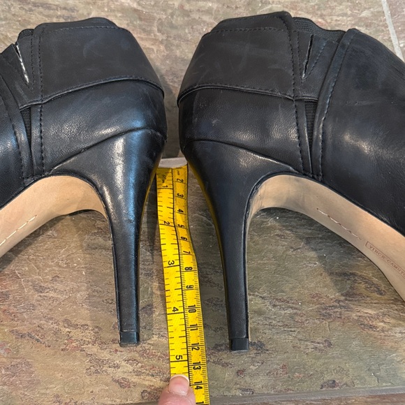 Vince Camino Chic Black Leather Heeled Boots with Buckle Detail size 8 - Picture 8 of 8